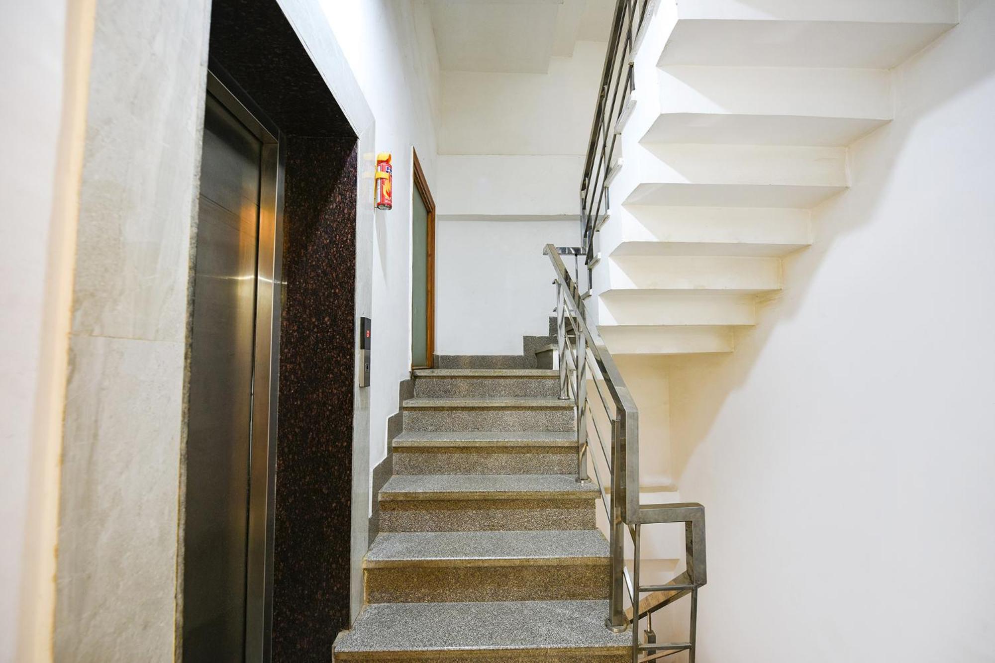 Fabhotel Indian I Гургаон Екстериор снимка